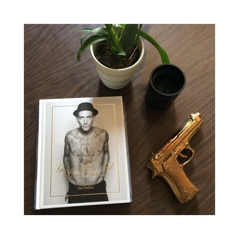 Seletti La Mia Pistola In Porcellana "limited Gold Edition" 22x14x3,5cm 4 Seletti La Mia Pistola In Porcellana "limited Gold Edition" 22x14x3,5cm - immagine 2